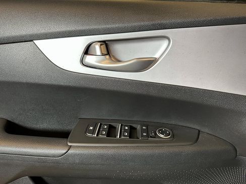 Used 2023 Kia Forte LXS image 19