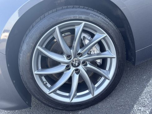 Certified 2023 Alfa Romeo Giulia Ti AWD/4WD image 18