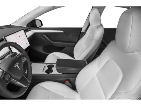 Used 2025 Tesla Model Y Long Range AWD/4WD image 9