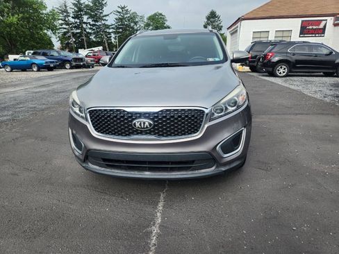 Used 2016 Kia Sorento LX w/ LX Convenience Package AWD/4WD image 2