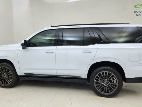 Used 2026 Cadillac Escalade Platinum Sport AWD/4WD image 4