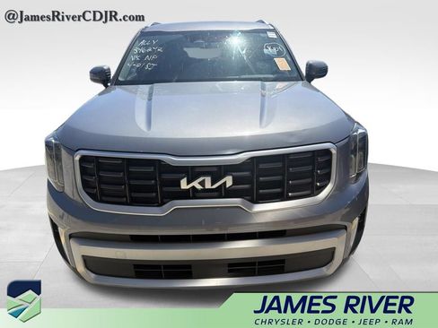 Used 2023 Kia Telluride S AWD/4WD image 3