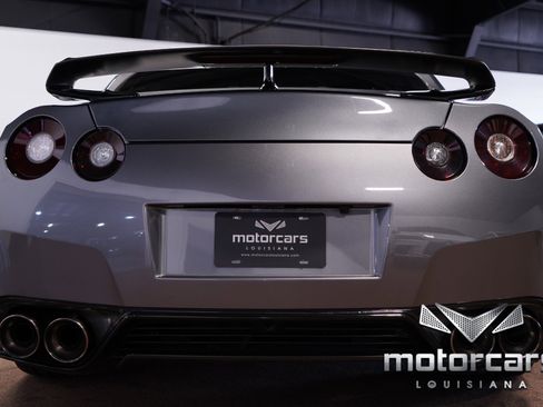 Used 2014 Nissan GT-R Black Edition image 19