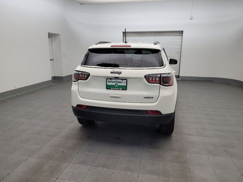 Used 2018 Jeep Compass Latitude FWD image 7