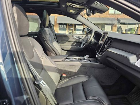 New 2026 Volvo XC60 B5 Ultra w/ Climate Package AWD/4WD image 10