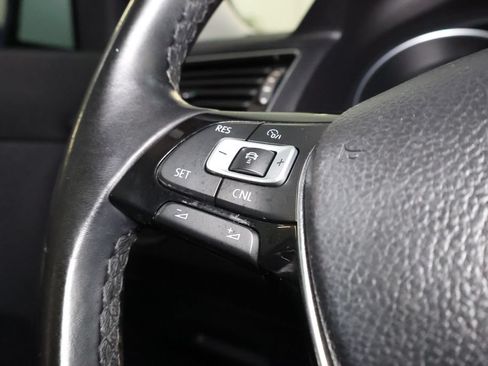 Used 2018 Volkswagen Passat 2.0T SE FWD image 21
