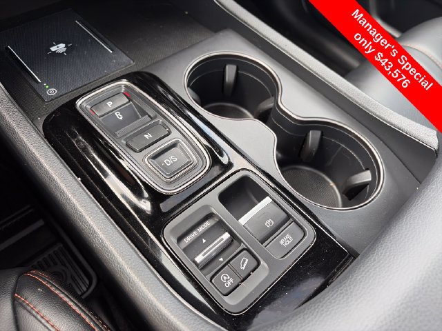 Used 2025 Honda Pilot TrailSport image 27