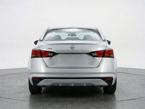 Used 2025 Nissan Altima 2.5 SV image 7