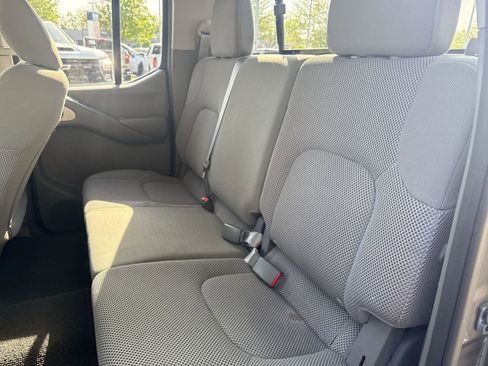 Used 2018 Nissan Frontier SV image 22
