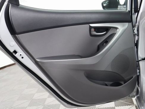 Used 2014 Hyundai Elantra SE FWD image 13