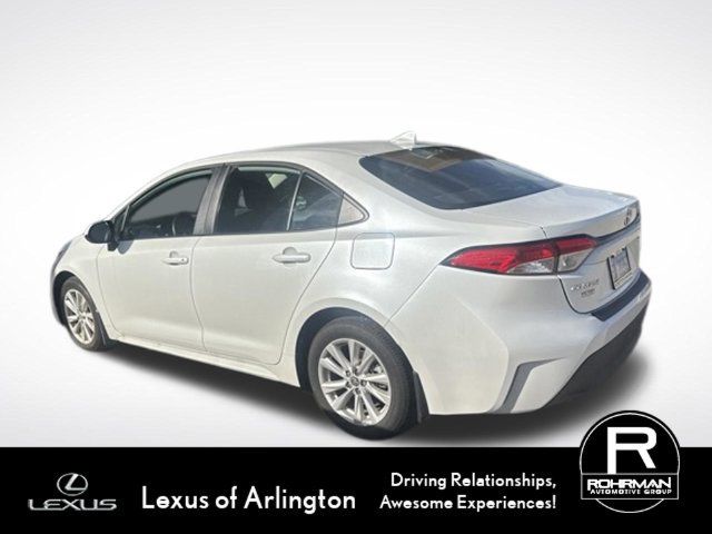 Used 2026 Toyota Corolla LE w/ LE Premium Package FWD image 5
