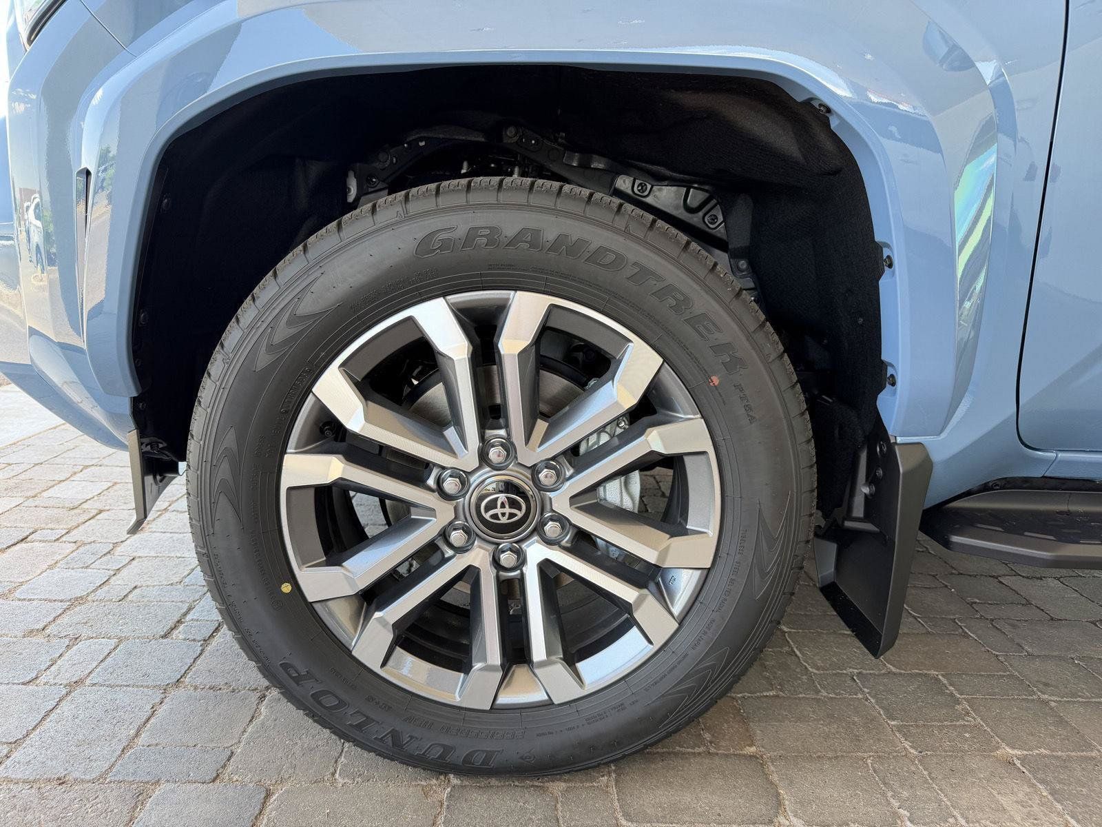 New 2026 Toyota 4Runner Limited AWD/4WD image 36