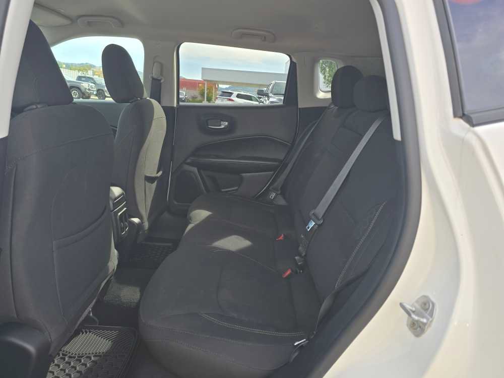 Used 2018 Jeep Compass Sport AWD/4WD image 16