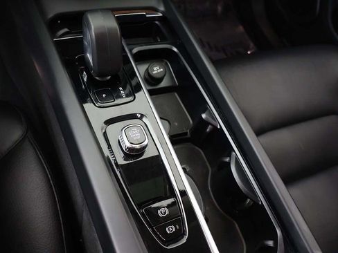 Used 2023 Volvo XC60 B5 Plus w/ Climate Package AWD/4WD image 57