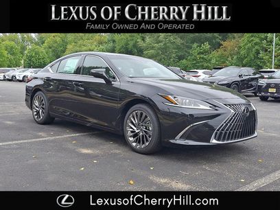 New 2025 Lexus ES 300h w/ Luxury Package