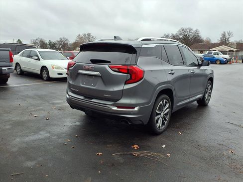 Used 2019 GMC Terrain Denali w/ Driver Alert Package II image 4