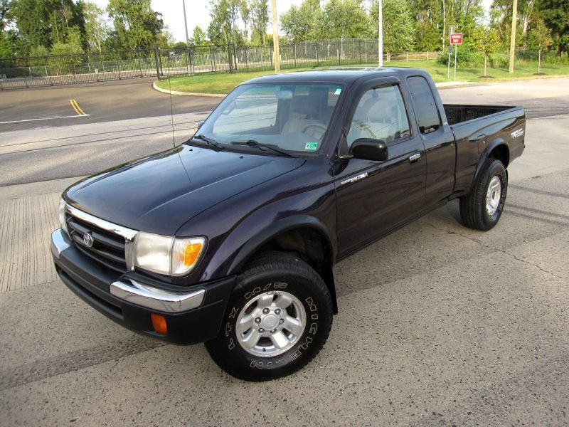 Used 1999 Toyota Tacoma 4x4 Xtracab w/ SR5 Pkg image 4