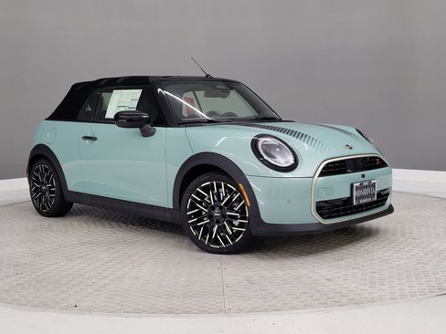 New 2026 MINI Cooper S image 2