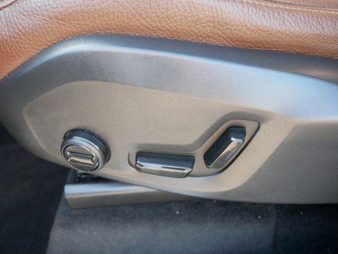 Certified 2023 Volvo XC90 T8 Plus AWD/4WD image 15