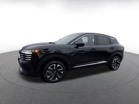 Used 2025 Nissan Kicks SV image 8