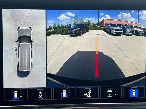 Used 2024 GMC Yukon XL Denali image 29