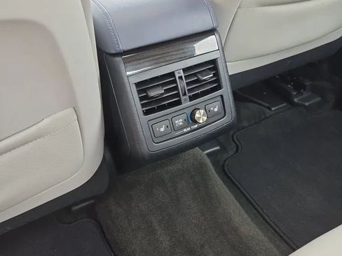 Used 2013 Toyota Avalon Limited FWD image 20