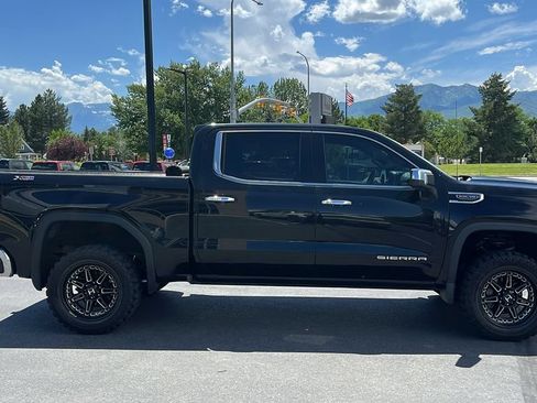 Used 2019 GMC Sierra 1500 SLT w/ SLT Premium Plus Package AWD/4WD image 4