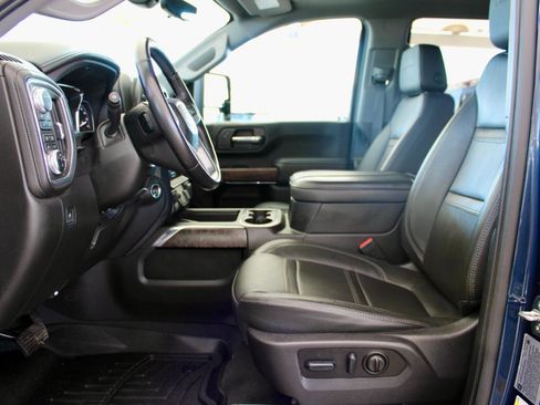 Used 2023 GMC Sierra 3500 Denali w/ Denali Ultimate Package image 14