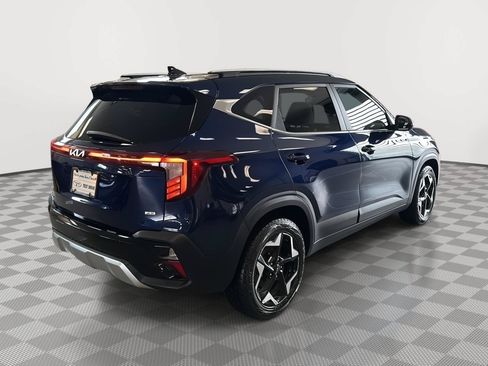 Used 2024 Kia Seltos EX AWD/4WD image 5