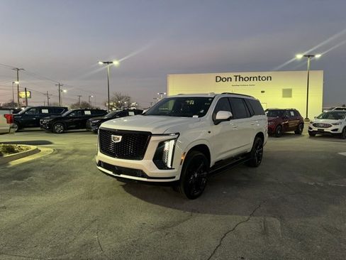 Used 2025 Cadillac Escalade Sport Platinum image 6