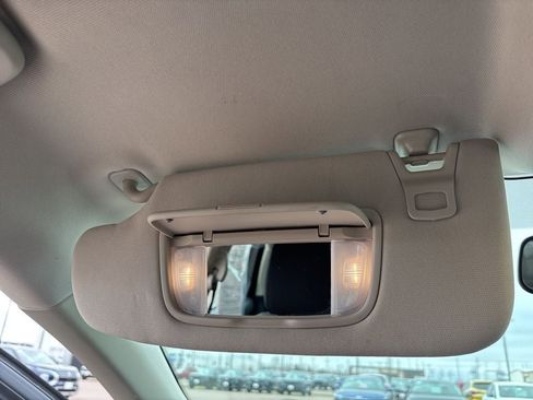 Used 2017 Ford Fusion SE image 15