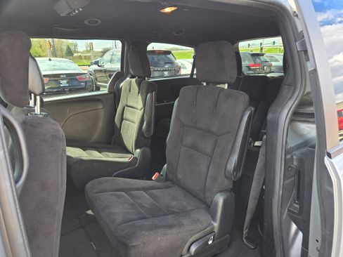 Used 2014 Dodge Grand Caravan SE w/ Quick Order Package 29E SE FWD image 9