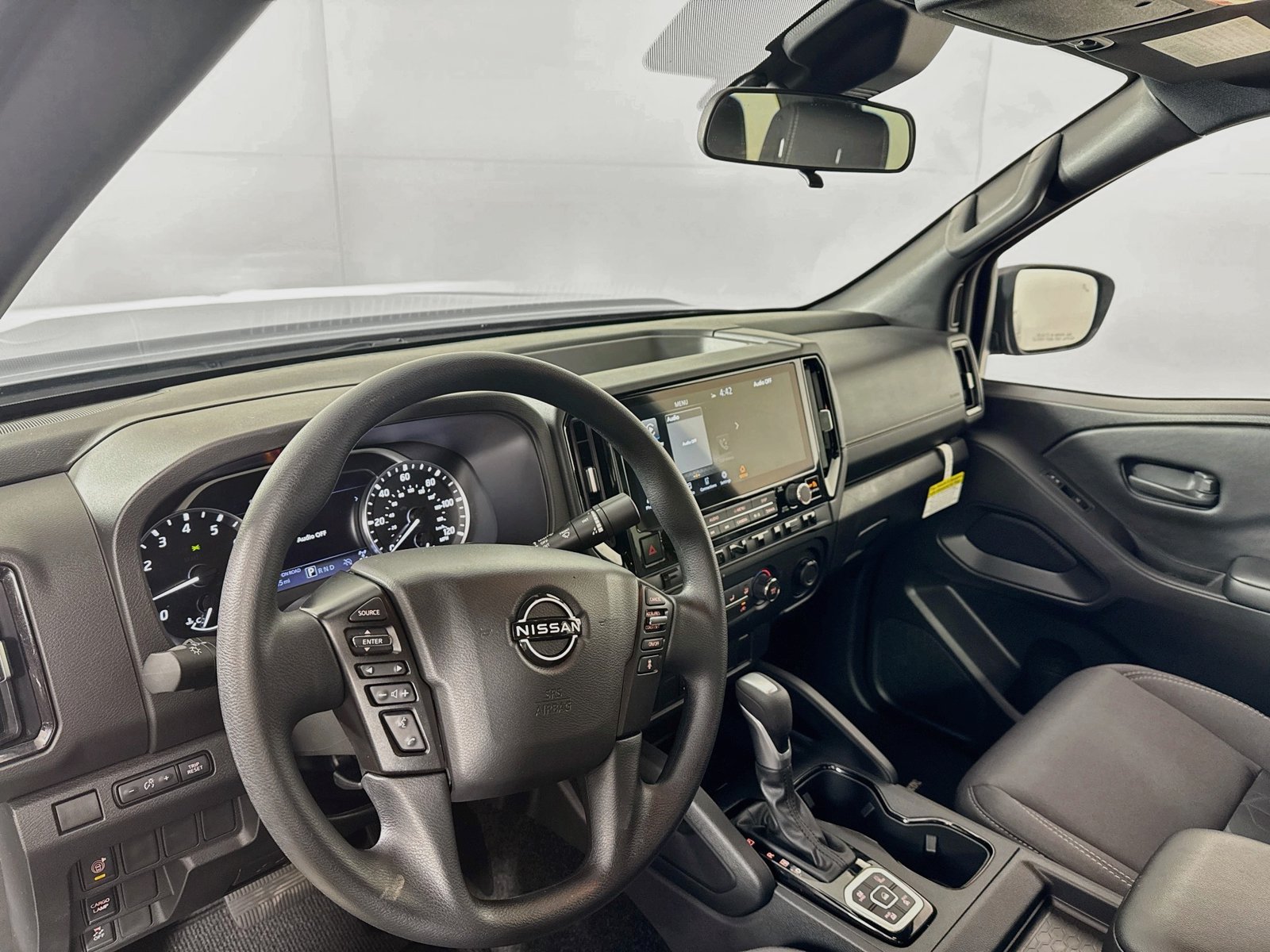 Used 2026 Nissan Frontier SV w/ Tow Package AWD/4WD image 9