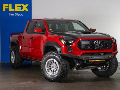 Used 2025 Toyota Tacoma TRD Off-Road image 3