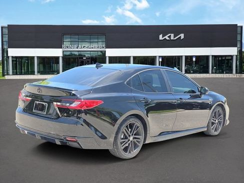 Used 2026 Toyota Camry Hybrid w/ Multimedia Upgrade Package FWD image 4