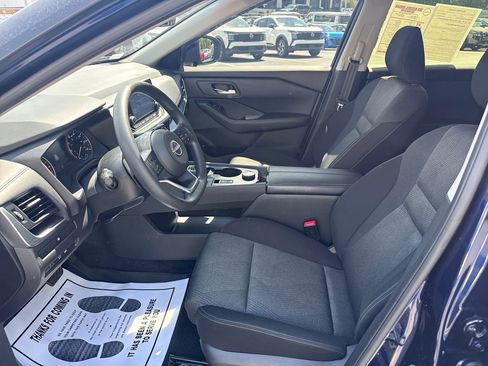 Used 2024 Nissan Rogue SV AWD/4WD image 10