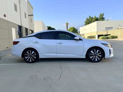 Used 2024 Nissan Sentra SV w/ SV Premium Package image 4