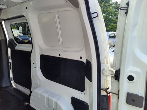 Used 2018 Nissan NV200 SV w/ Navigation Package image 16
