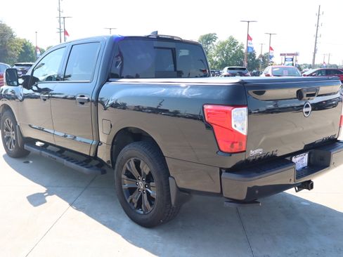 Used 2023 Nissan Titan SV w/ SV Convenience Package AWD/4WD image 7