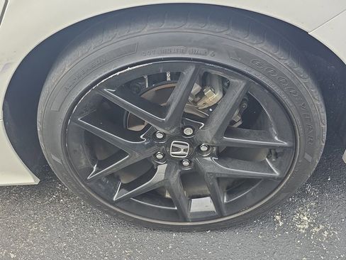 Used 2024 Honda Civic Sport image 7