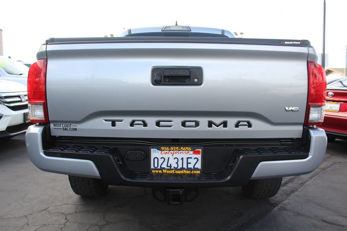 Used 2017 Toyota Tacoma TRD Sport RWD image 16