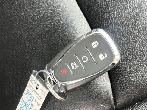 Used 2016 Chevrolet Malibu LT w/ Leather Package FWD image 24