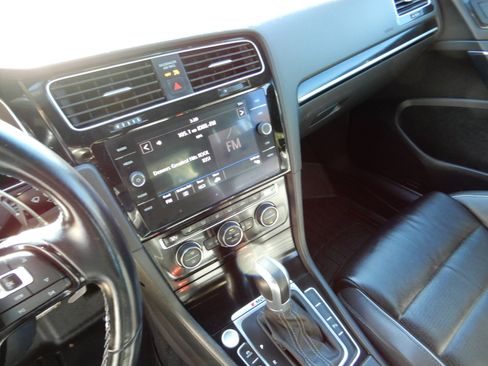 Used 2019 Volkswagen Golf R 4-Door image 15