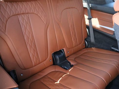 Used 2022 BMW X7 M50i AWD/4WD image 28