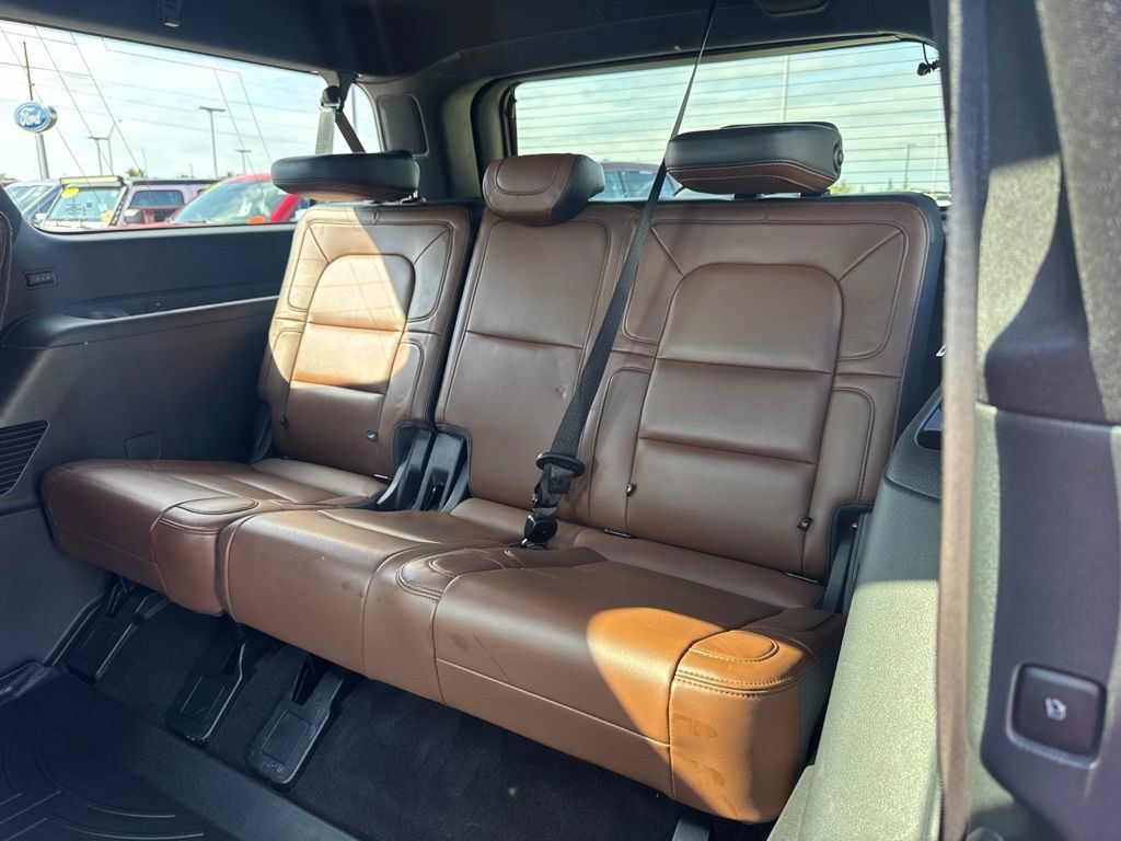Used 2024 Lincoln Navigator L Reserve AWD/4WD image 28