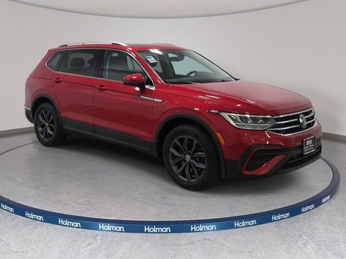 Used 2023 Volkswagen Tiguan SE w/ Panoramic Sunroof Package AWD/4WD image 4