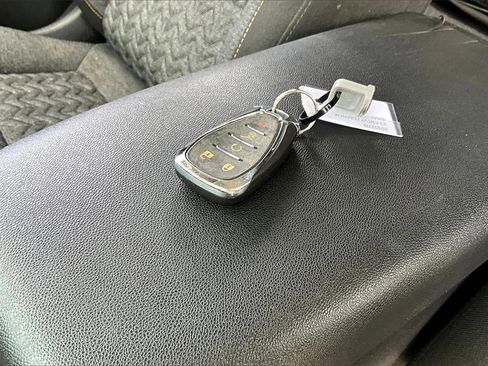 Used 2023 Chevrolet Equinox LT w/ Driver Convenience Package image 10