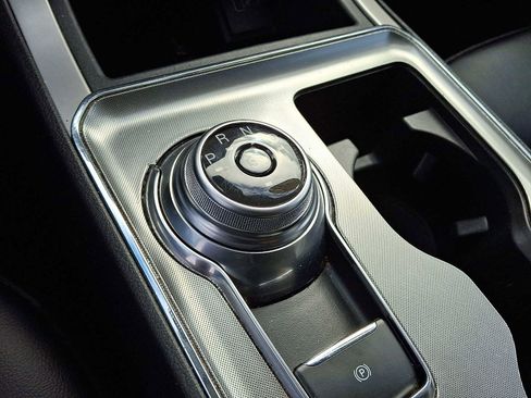 Used 2022 Ford Edge SEL image 15