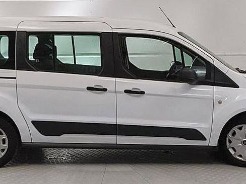 Used 2017 Ford Transit Connect XL image 2