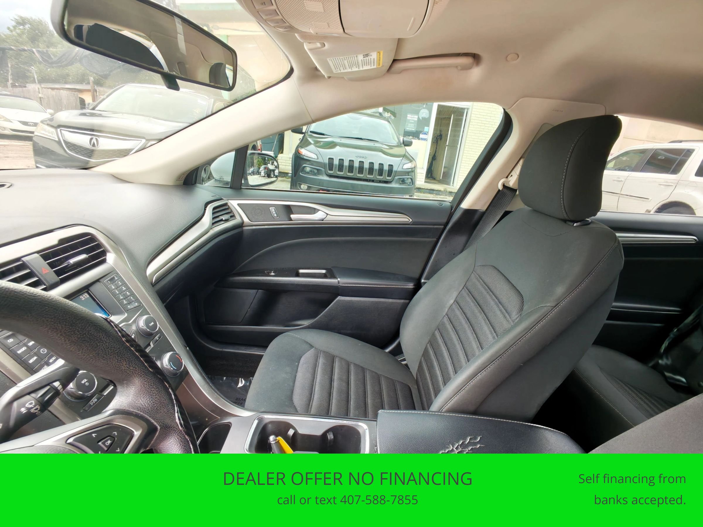 Used 2017 Ford Fusion SE FWD image 9